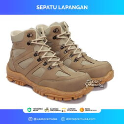 Sepatu Lapangan