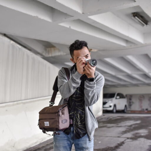 Tas Kamera sling DSLR Mirrorless