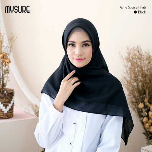 Aune Square HIjab