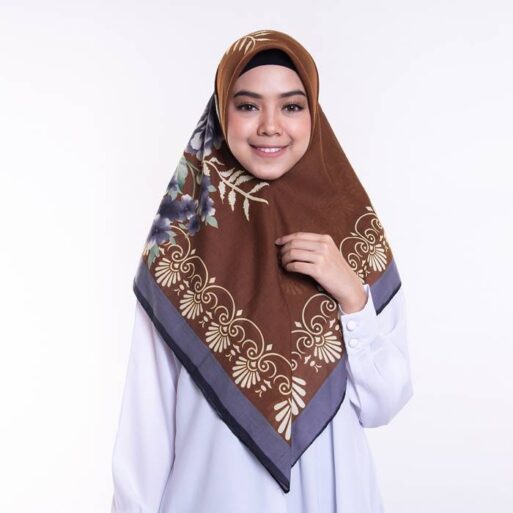 Kerudung Cassamia 110cm x 110cm BROWN