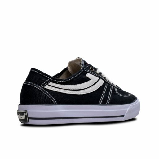 Sepatu Johnson Lowcut Black White Sepatu Johnson Lowcut Black White