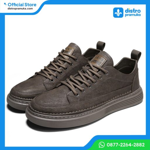 Sepatu Sneakers Casual Kulit MC415